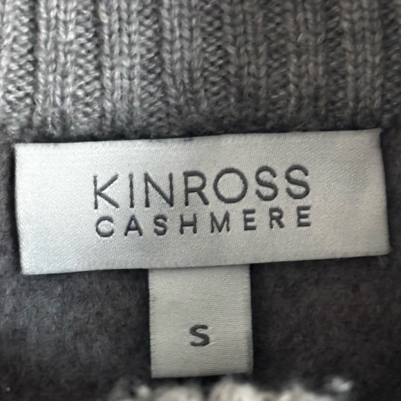 Kinross Cashmere Grey Long Zip Up Cardigan with Pockets. 70% Wool 30% Cashmere. - Picture 5 of 7